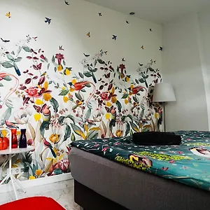 Chez Hélène Luxury Couette-café
